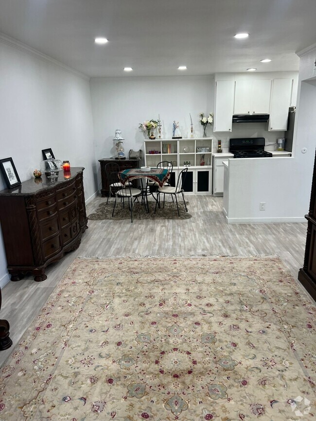 Building Photo - 21000 Parthenia St Unit 22 Rental
