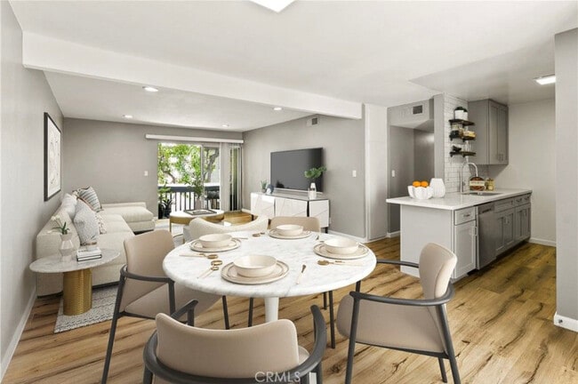 Photo - 18620 Hatteras St Unit 223