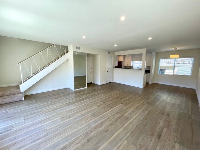 Building Photo - 11616 Gorham Ave Rental