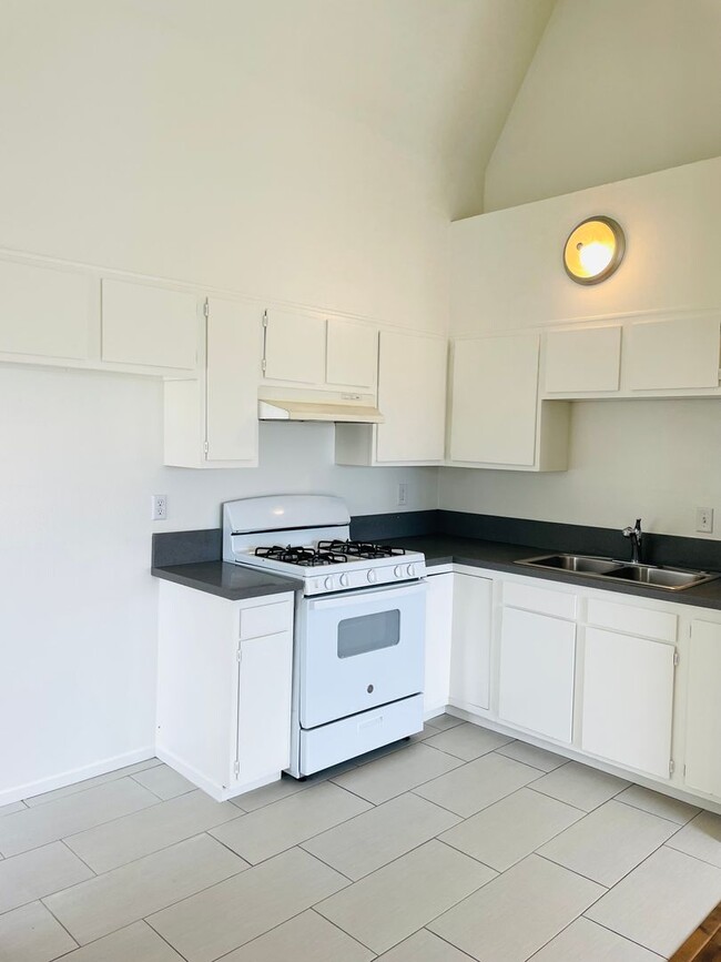 Photo - 792 Unit 2344B