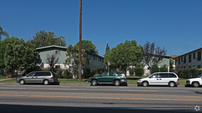 Primary Photo - Woodman Gardens
