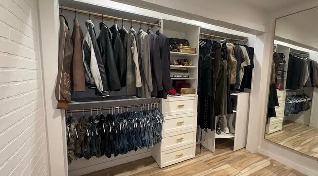 Photo - 2674 E Washington St