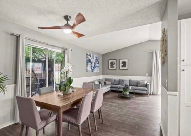 Building Photo - 2634 Nandina Dr