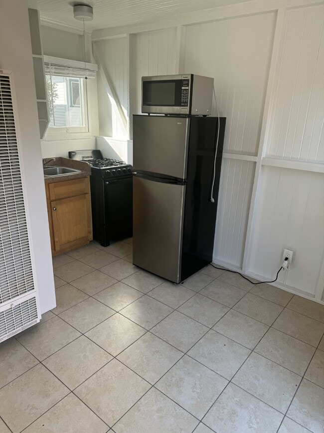 Photo - 5075 Niagara Ave Unit 7