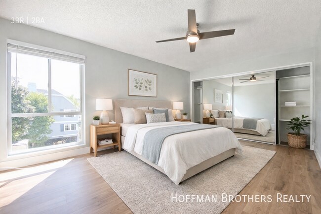 Photo - 919 N Alfred St Unit 206