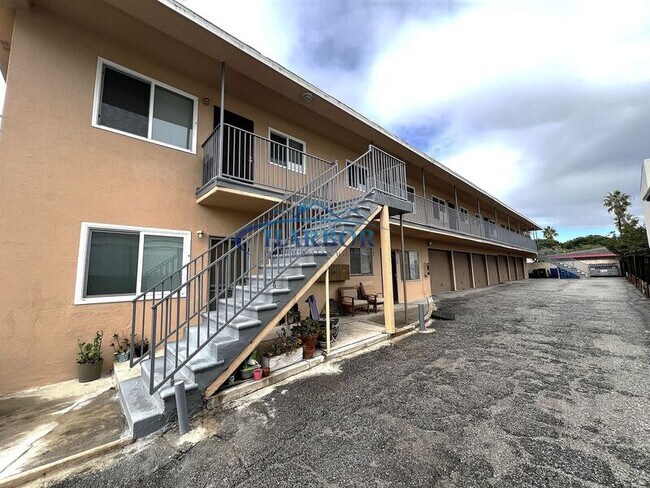 Photo - 1919 Vanderbilt Ln Unit F