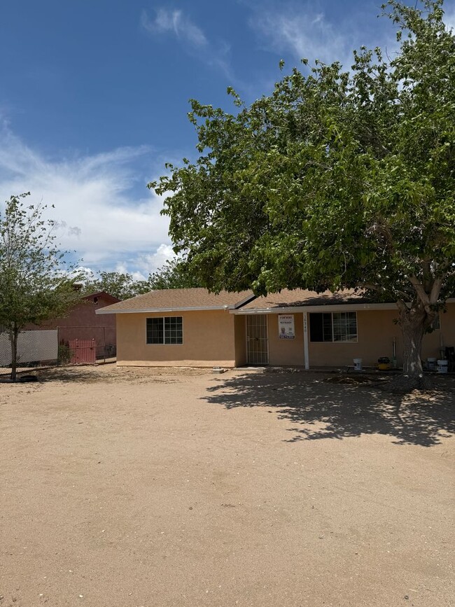 Building Photo - Charming 4-Bedroom Home for Rent in Hesperia, CA!