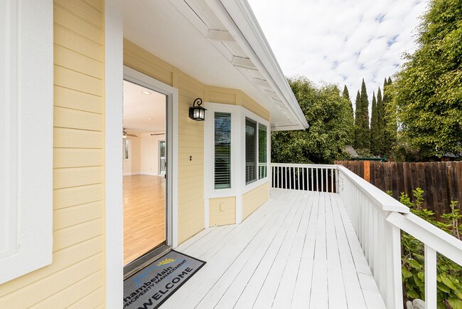 Photo - 3bd/2ba Single Story Vista Home With A/C