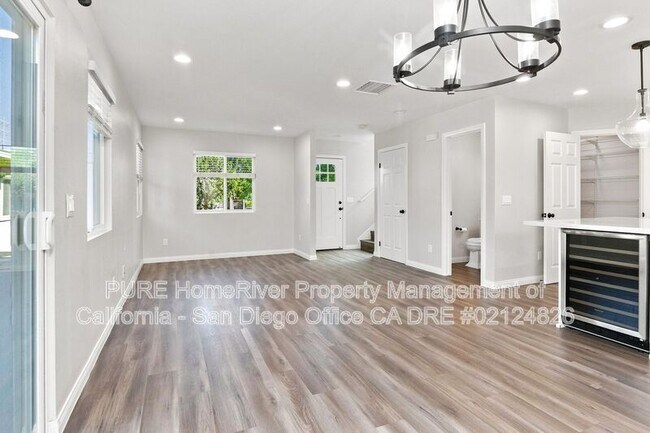 Photo - 2025 Ainsley Rd