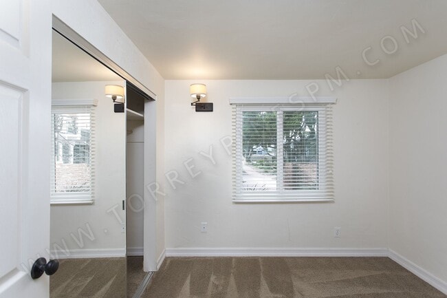 Photo - *OPEN HOUSE: 10/25 11:30AM-12:30PM* Point ... Unit 1621 1/2