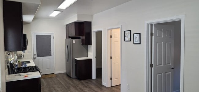 Building Photo - 1251 Viola St