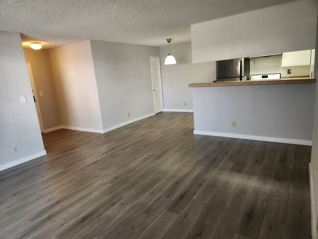 Photo - 755 N Sweetzer Ave