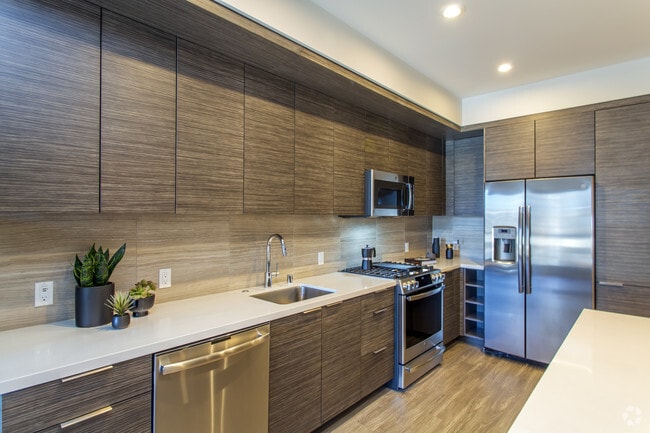 1 BR, 1 BA - 790 SF - Valentina by Alta