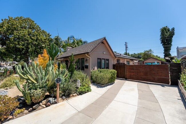 Photo - 31472 La Matanza St