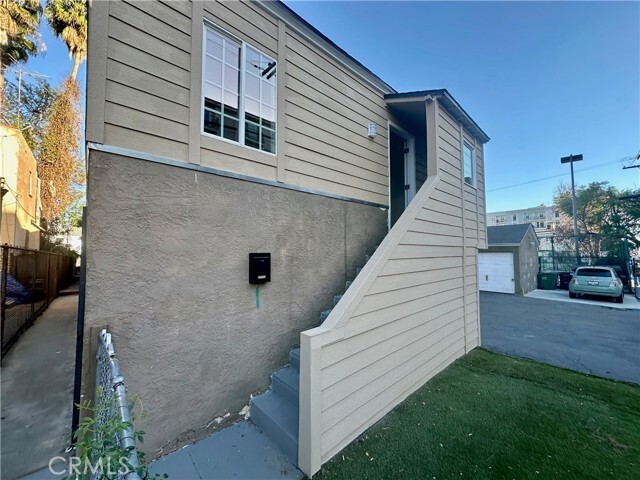 Photo - 1762 N Las Palmas Ave Apartment