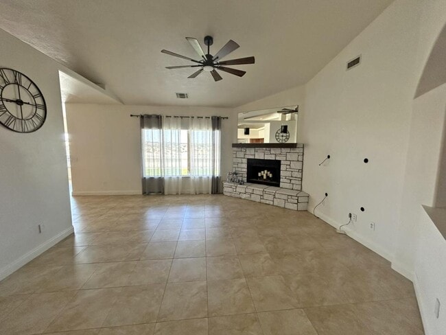 Photo - 7146 Amanda Way