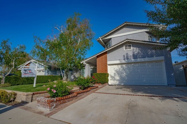 Building Photo - Valencia 4 Bedroom Home for Rent.