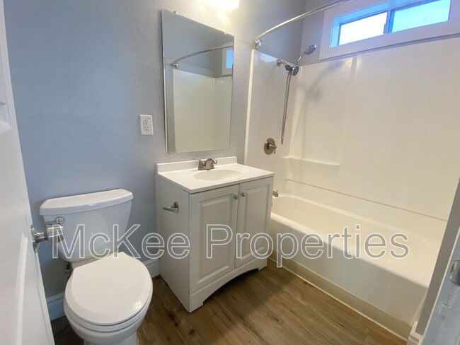 Photo - 2268 Market St