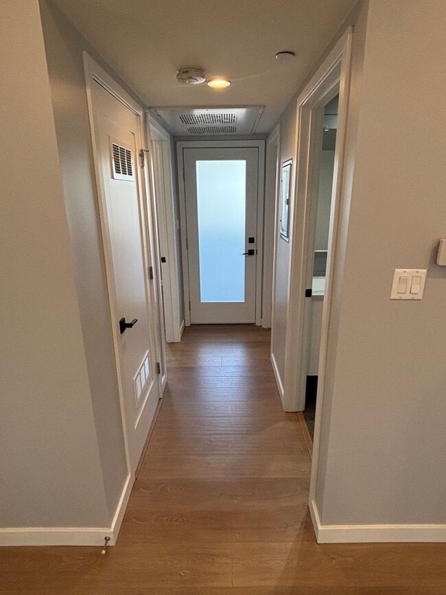 Photo - Beautiful 2 bed 1 bath modern apartment in Del Rey, Culver City adjacent Unit 4820 1/2