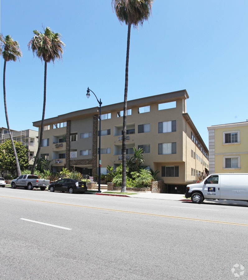 330 - 330 Apartments