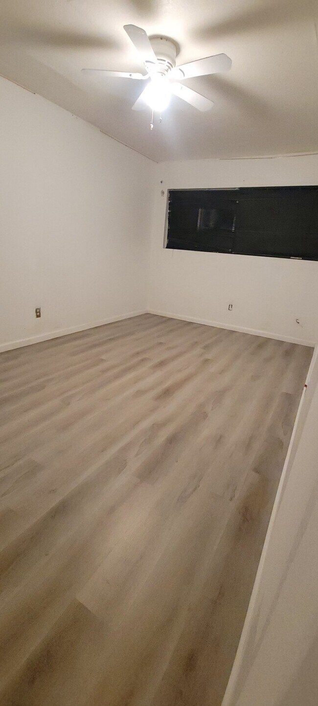 Photo - 5920 Streamview Dr Unit 4