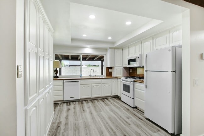 Photo - 1745 N Holbrook St