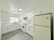 Kitchen - 5332 Rosemead Blvd Unit 2