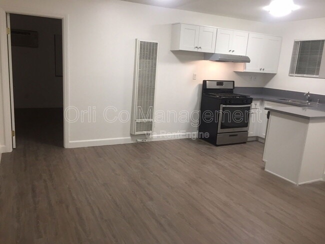 Photo - 14329 Haynes St Unit 6