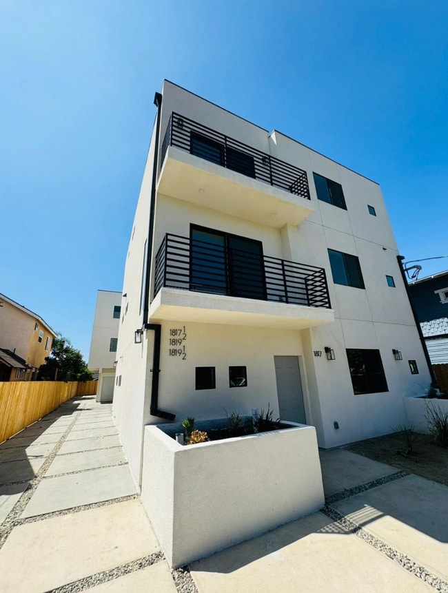 Photo - 1819 Arapahoe St Townhome
