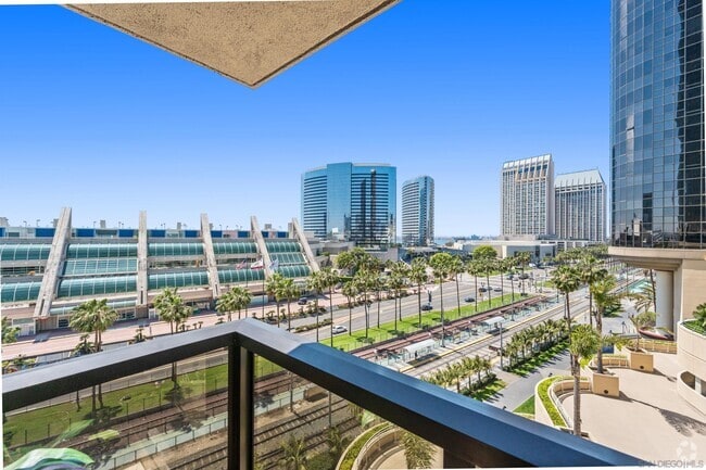 Building Photo - 200 W Harbor Dr Rental