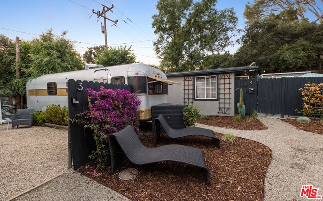 Photo - 272 N Topanga Canyon Blvd