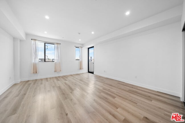 Photo - 5612 Lexington Ave Unit 303