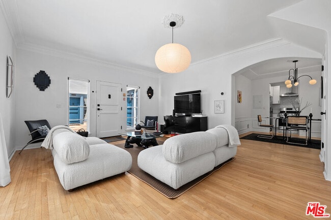 Photo - 1270 Hayworth Ave