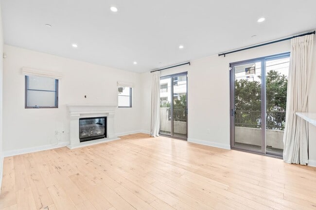 Photo - 10647 Ashton Ave