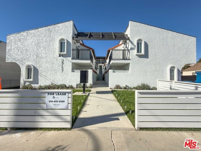 Building Photo - 2757 Andreo Ave Unit 12