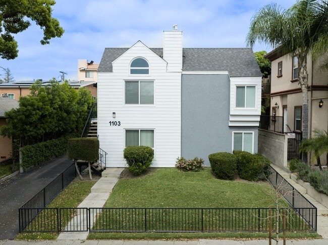 Building Photo - 1103 W Angeleno Ave