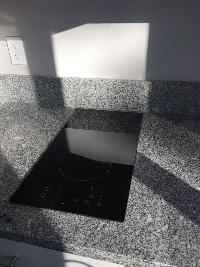 Stove Top - 10941 Charnock Rd Unit 10943