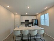 Photo - 2035 Bergamot St House