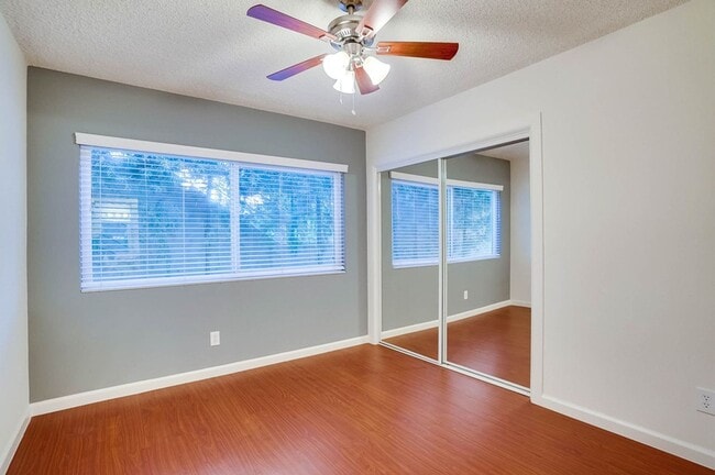 Photo - 537 E Hyde Park Blvd Unit 306