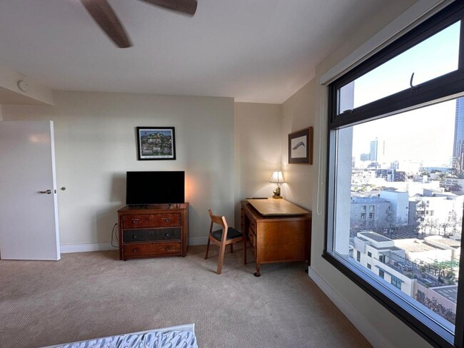 Photo - 645 Front St