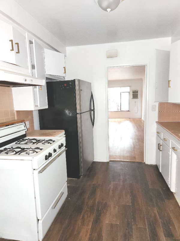 Photo - 1850 N La Brea Ave Unit 5