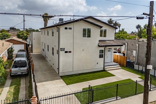 Building Photo - 2120 E 92nd St