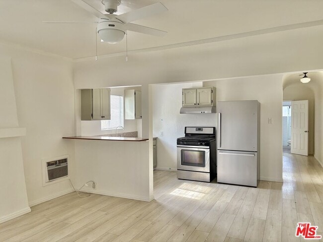 Building Photo - 3659 6th Ave