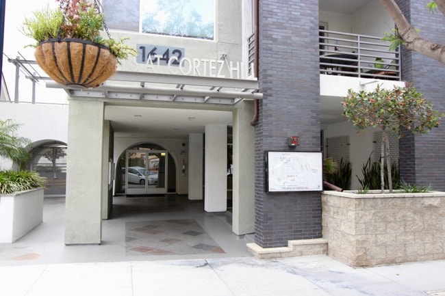 Building Photo - Downtown Fully Furnished 1BR Condo Near Balboa Park with Utilities Included & Parking