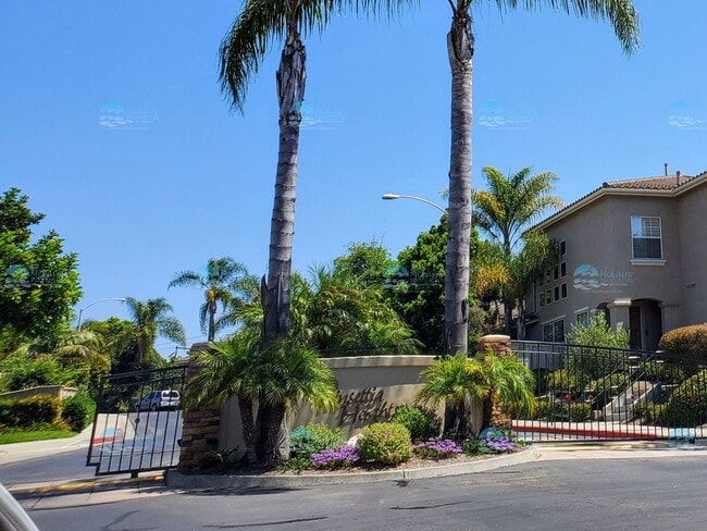 End unit 4 Bedroom House Available Now in ... - End unit 4 Bedroom House Available Now in ...