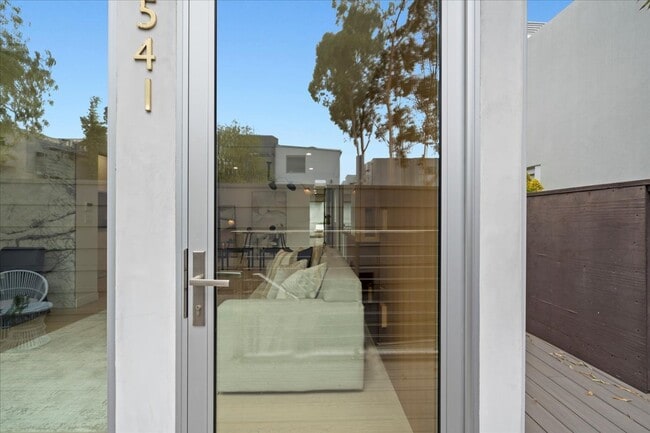 Photo - 541 Rose Ave