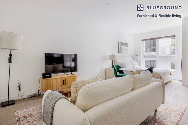 Photo - 511 S Harbor Blvd Unit FL5-ID1333