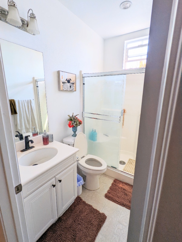 Photo - 928 Lilac Ln