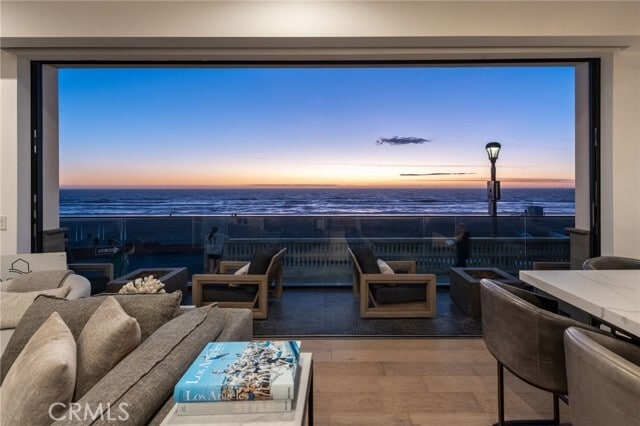 Photo - 2200 The Strand Unit A