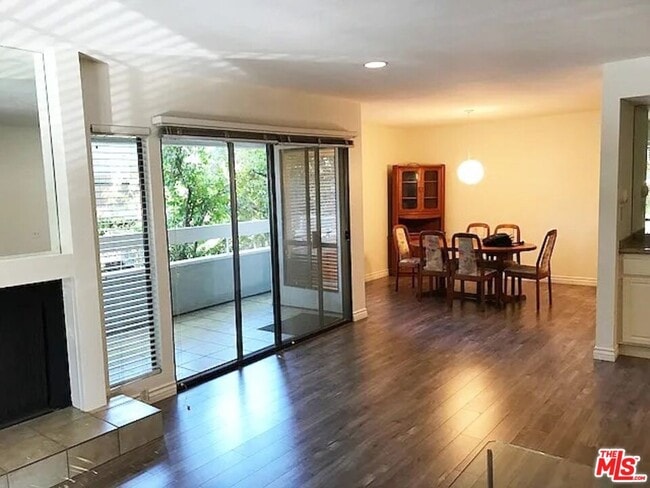 Photo - 1887 Greenfield Ave Unit A1